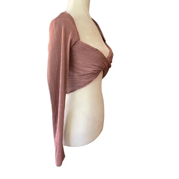 Saints + Secrets Twist Front Pleated Long Sleeve Cropped Top SZ M Pink Blush - Picture 3 of 11